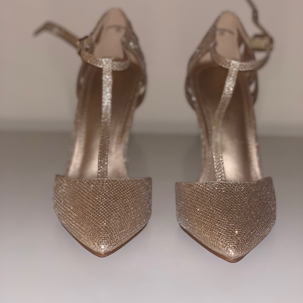 Gold T Strapped Pumps 7 1/2 .